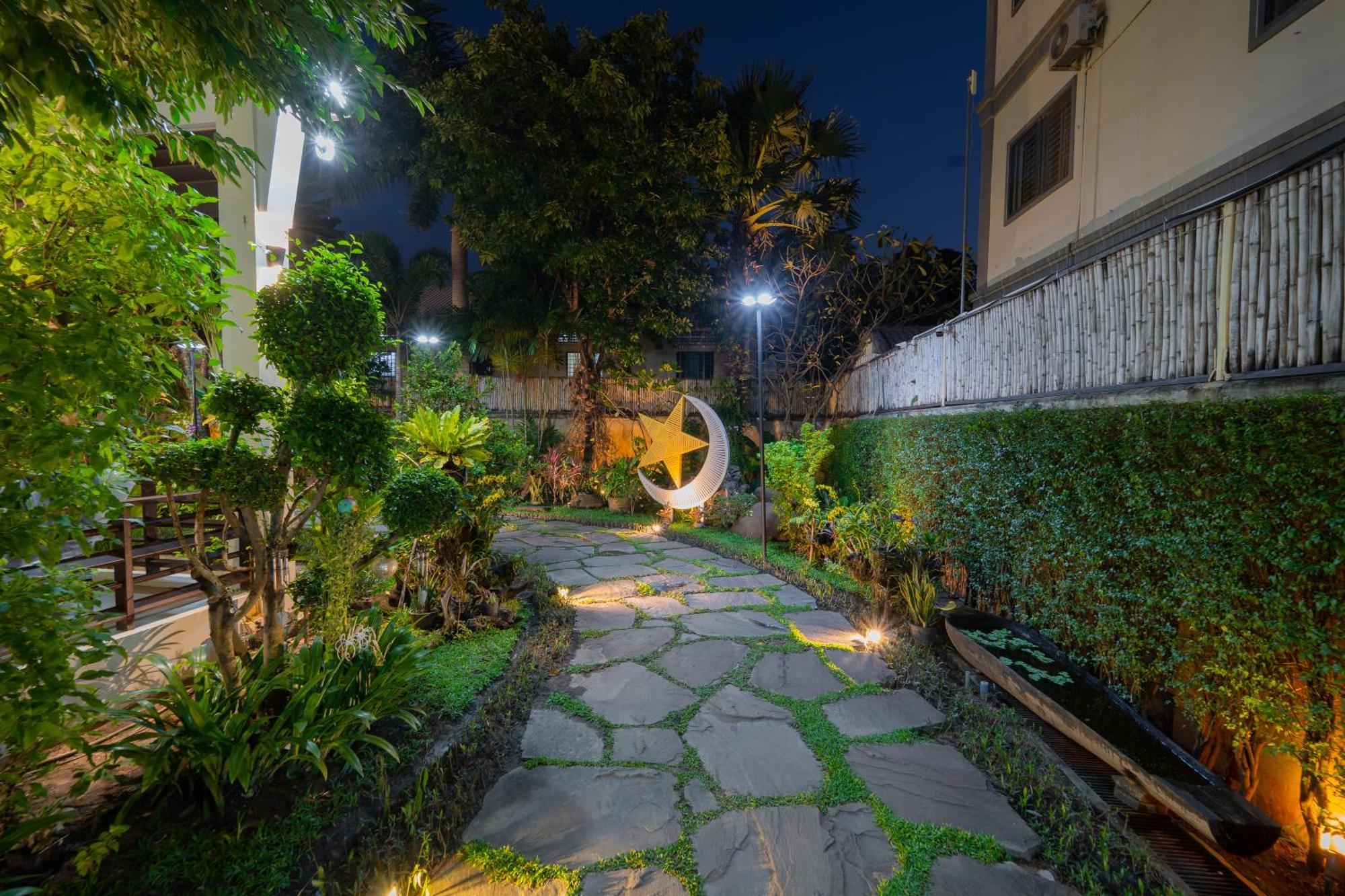 The Night Hotel Siem Reap Buitenkant foto